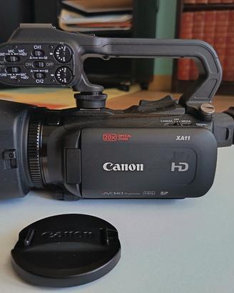 Videocamera professionale Canon AX11
