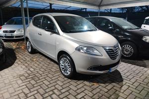 Lancia Ypsilon con 26 Euro 450 km