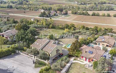 APPARTAMENTO INDIPENDENTE TERRACIELO IN BIFAMILIAR