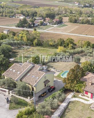 APPARTAMENTO INDIPENDENTE TERRACIELO IN BIFAMILIAR