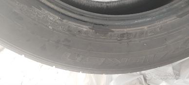 gomme estive.  215/65 R17  V99