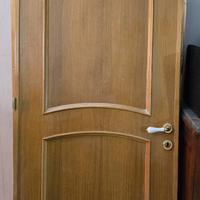 Porta interna in legno noce  cm 80 x 2,10 m.