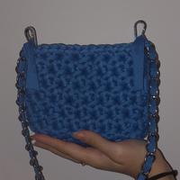 mini pochette fatta all'uncinetto 