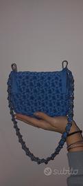 mini pochette fatta all'uncinetto 