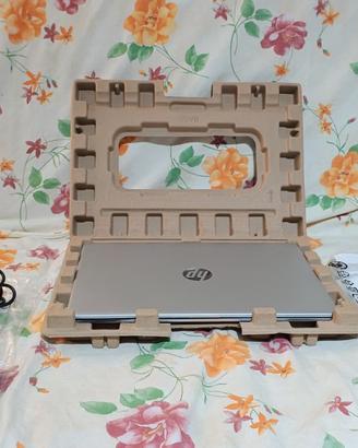 HP 15s - Ryzen 7/16GB RAM/SSD 512GB - pari a nuovo