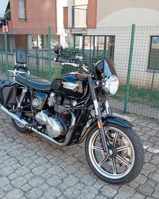 Bonneville SE900 del 2014 con 16mila km