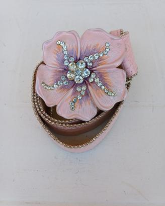 Cintura rosa con fibbia smaltata e strass 