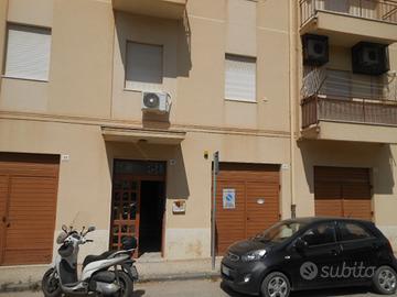 Appartamento e garage via Pisacane