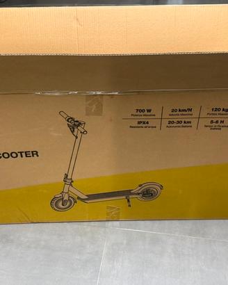 Monopattino elettrico E9 NUOVO sigillato 700 W