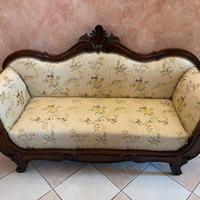 Divano a barca , legno intagliato