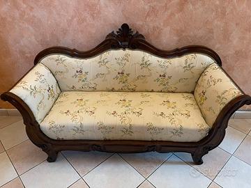 Divano a barca , legno intagliato