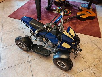 Miniquad a benzina
