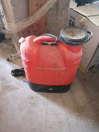 Pompa irroratrice elettrica a zaino. 