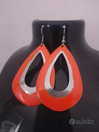 Orecchini pendenti goccia arancio e argento
