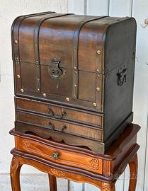 Baule in legno vintage con 2 cassetti.