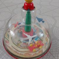 Trottola vintage anni 60/70 in latta e plexiglas 