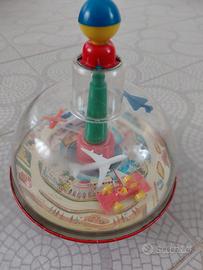 Trottola vintage anni 60/70 in latta e plexiglas 