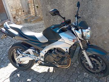 Suzuki Gsr 600 moto