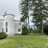 Dimora storica con vista lago e giardino - firmata