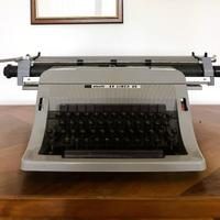 Macchina da scrivere Olivetti Linea 88