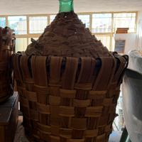 Grande damigiana in vetro con copertura