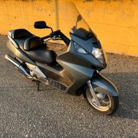 Honda Silver Wing 600