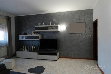 Catania, tre vani ristrutturato san giorgio