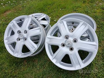 Cerchi in lega Toyota Iq