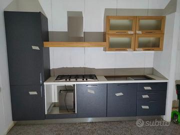 Cucina da esposizione nuova