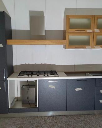 Cucina da esposizione nuova
