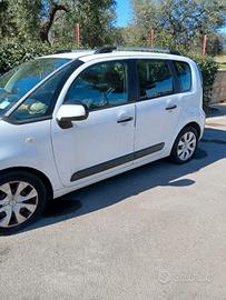 auto con motore non funzionante 