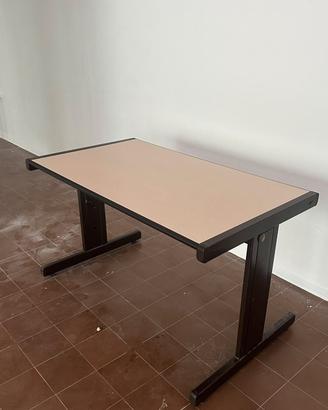 Coppia di scrivanie da ufficio/studio identiche