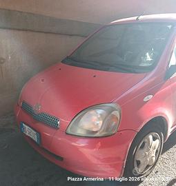 Toyota Yaris  1000cc meccanica ed interni perfetti