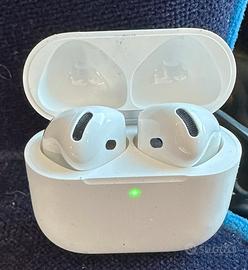 Apple airpods 4 con cancellazione attiva rumore