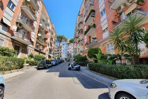 2 LOCALI A NAPOLI