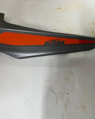 Mascherina portafaro destra ktm duke 125