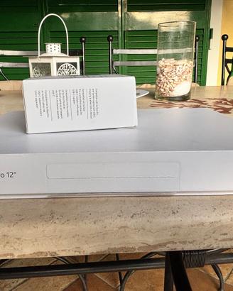 Surface Pro 12" 16GB 256GB NUOVO + Charger