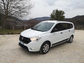 Dacia Lodgy gas  7 posti gancio traino 