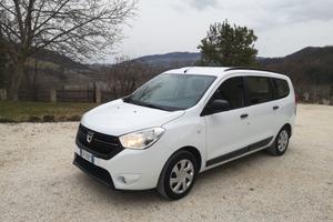 Dacia Lodgy gas  7 posti gancio traino 