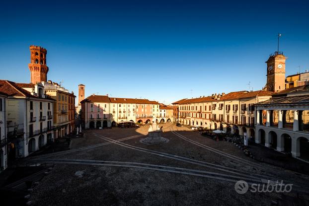 Appartamento con doppio balcone