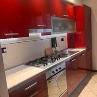 CUCINA CON ELETTRDOMESTICI