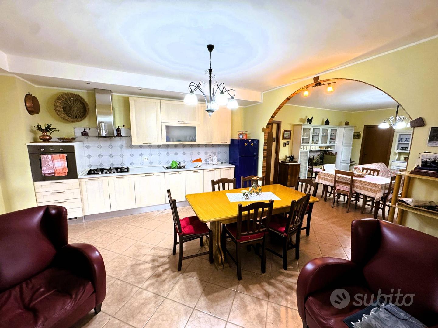 Casa Colonica con Terreno - Tolentino - Altro