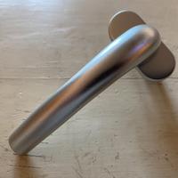 Maniglia per finestra e porta finestra