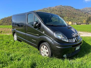 Renault trafic black edition