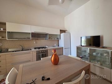 Casetta moderna sul mare a torre suda-gallipoli 4p