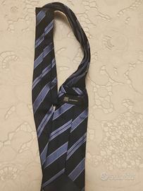 cravatta viola e marrone molto scuro