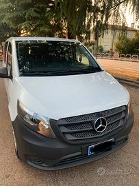 Autocarro Vito Mixto