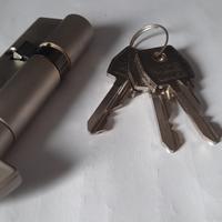 CILINDRO  CON CHIAVE E POMOLO