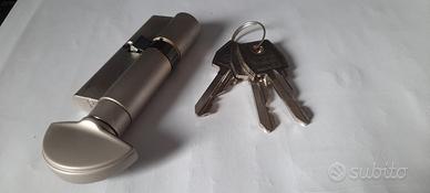 CILINDRO  CON CHIAVE E POMOLO