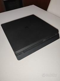 Playstation 4 slim 2020